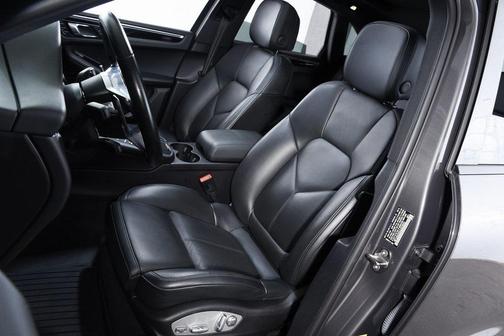 2018 Porsche Macan Base