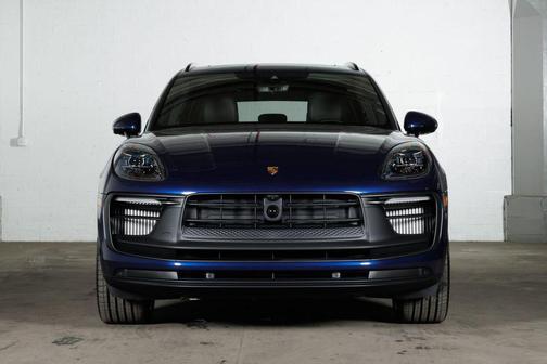 Gentian Blue Metallic 2026 Porsche Macan Macan GTS