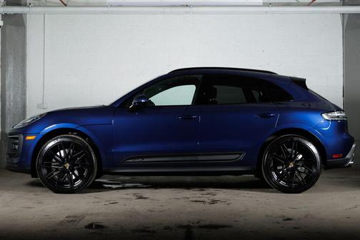 Gentian Blue Metallic 2026 Porsche Macan Macan GTS