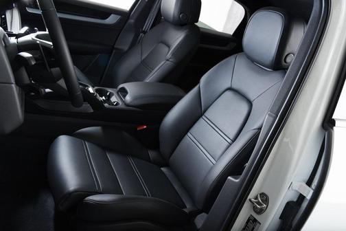 2025 Porsche Cayenne 