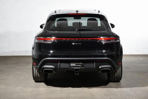 2025 Porsche Macan Base