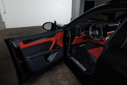 Chromite Black Metallic 2026 Porsche Cayenne Turbo