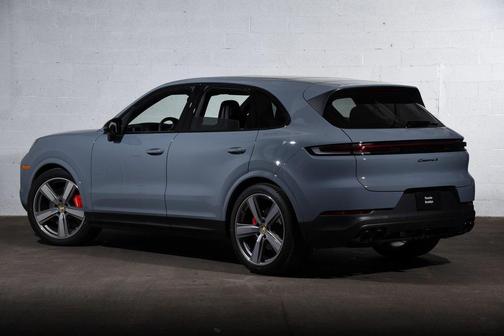 2024 Porsche Cayenne S