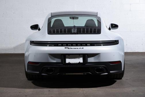 2026 Porsche 911 Carrera 4S