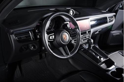 2024 Porsche Macan Base
