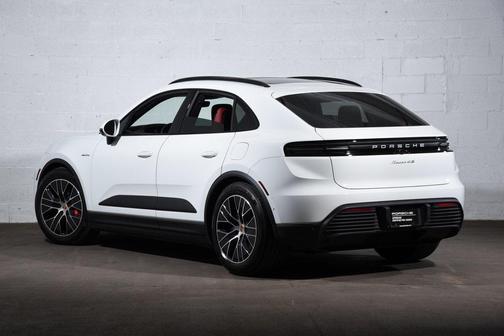 2025 Porsche Macan 4S
