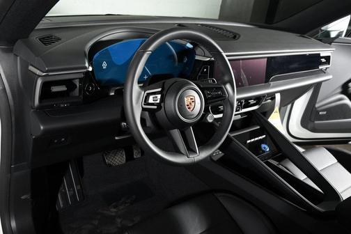 2026 Porsche Macan 4