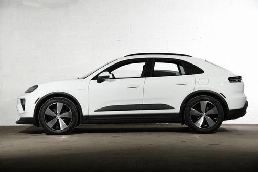 2026 Porsche Macan 4