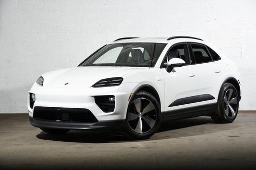 2026 Porsche Macan 4
