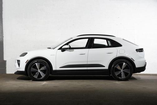 2026 Porsche Macan 4