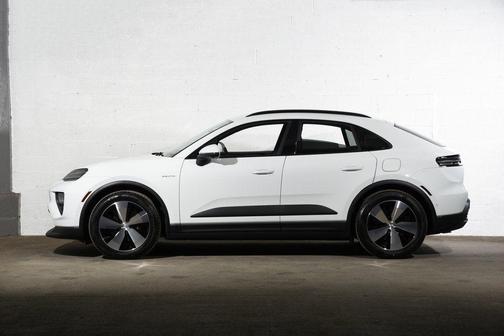 2026 Porsche Macan 4