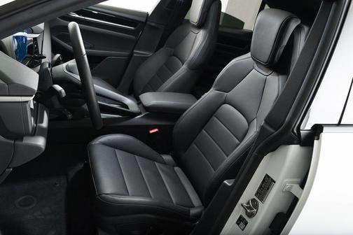 2026 Porsche Macan 4