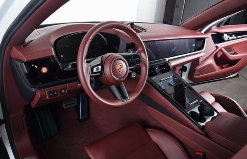 2026 Porsche Panamera 4