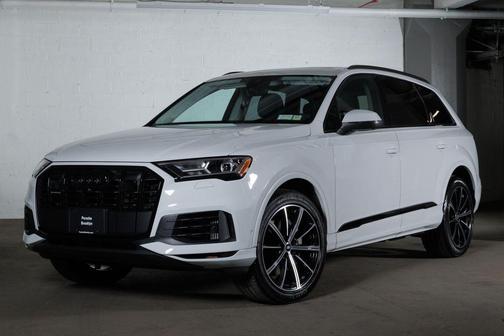 Glacier White Metallic 2023 Audi Q7 55 Premium Plus