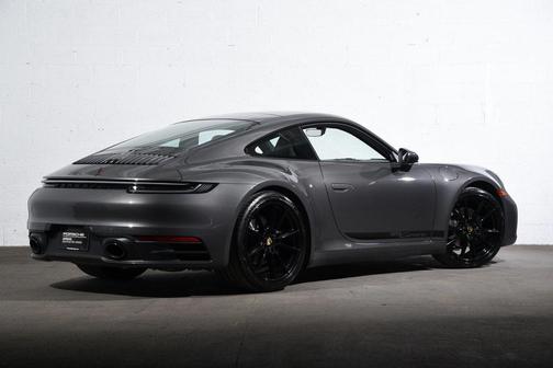 2020 Porsche 911 Carrera