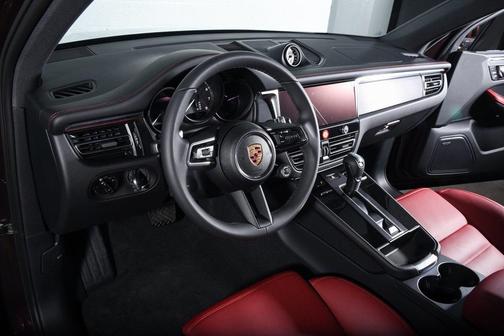 2025 Porsche Macan GTS