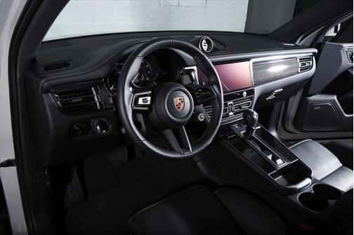 2025 Porsche Macan GTS