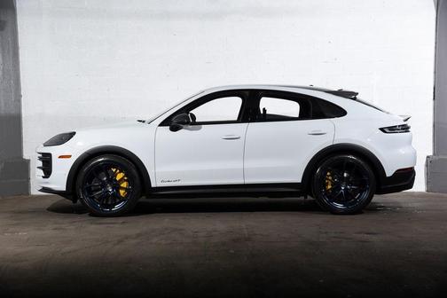 2024 Porsche Cayenne Turbo GT