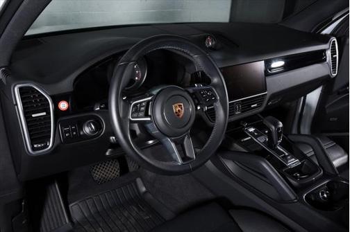 2022 Porsche Cayenne Base