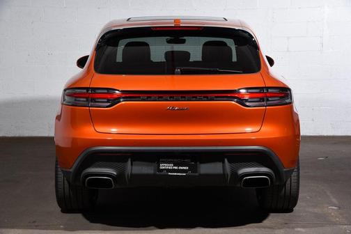 2025 Porsche Macan Base
