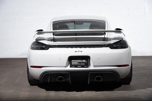 2022 Porsche 718 Cayman GT4