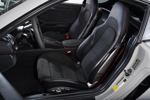 2022 Porsche 718 Cayman GT4