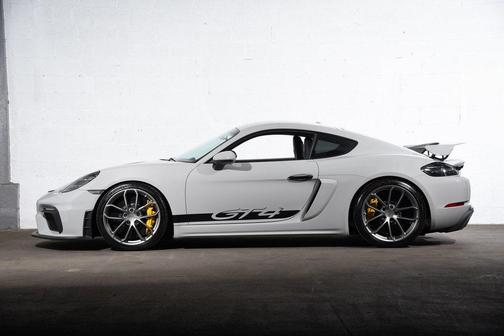2022 Porsche 718 Cayman GT4
