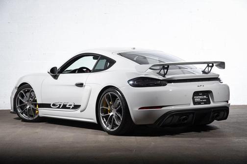 2022 Porsche 718 Cayman GT4