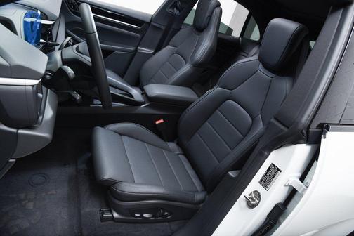 2025 Porsche Macan Macan Electric 4