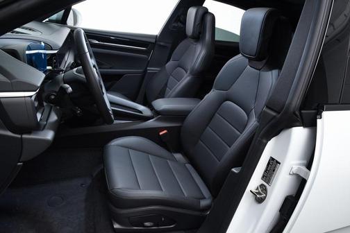2025 Porsche Macan 4
