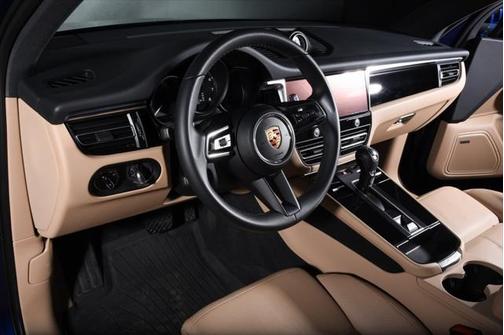 2024 Porsche Macan Base