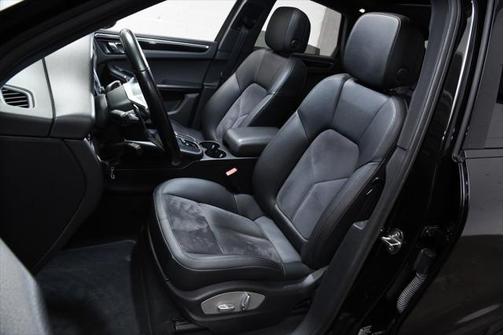 2017 Porsche Macan Base