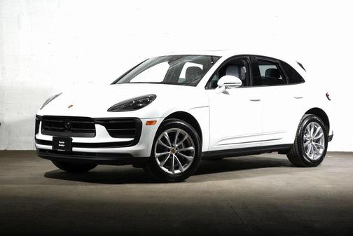 2025 Porsche Macan Base