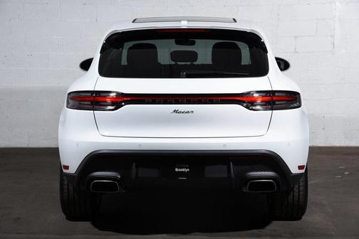 2025 Porsche Macan Base
