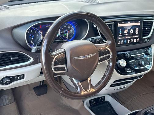 2020 Chrysler Pacifica Touring-L Plus