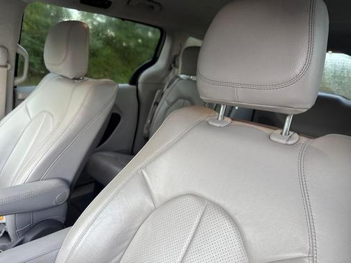 2020 Chrysler Pacifica Touring-L Plus
