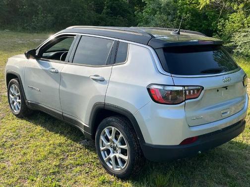 Silver Zynith 2025 Jeep Compass LIMITED