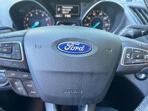 OXFORD WHITE 2019 Ford Escape SEL