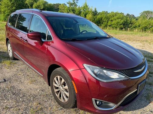 2018 Chrysler Pacifica Touring-L