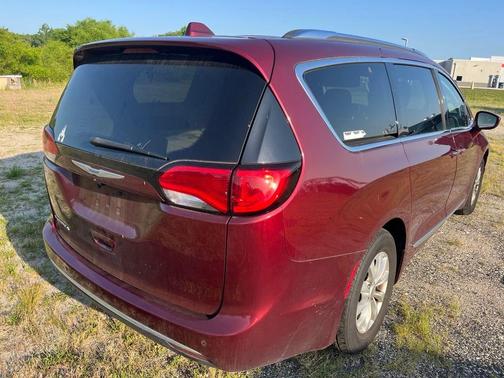 2018 Chrysler Pacifica Touring-L