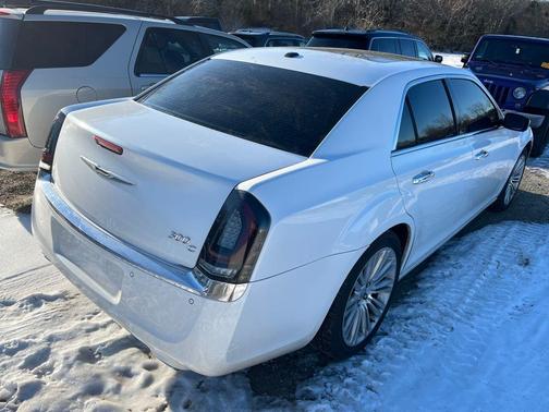 2011 Chrysler 300C Base