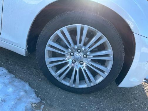 2011 Chrysler 300C Base