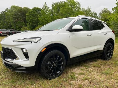 White Frost Tri-Coat 2024 Buick Encore GX SPORT TOURING