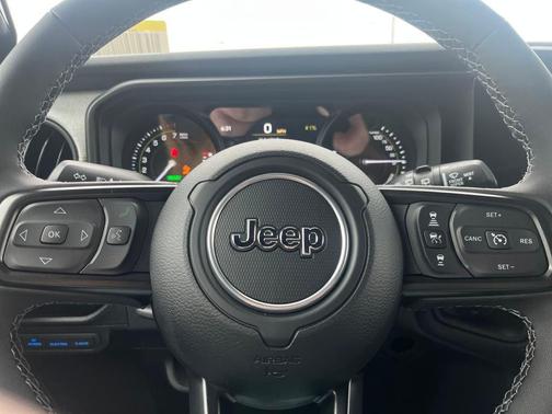 2025 Jeep Wrangler 4xe Sport