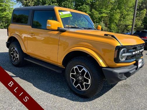 CYBER ORANGE MET TRI-COAT 2022 Ford Bronco OUTER BANKS
