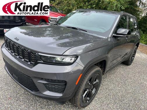 2025 Jeep Grand Cherokee Laredo