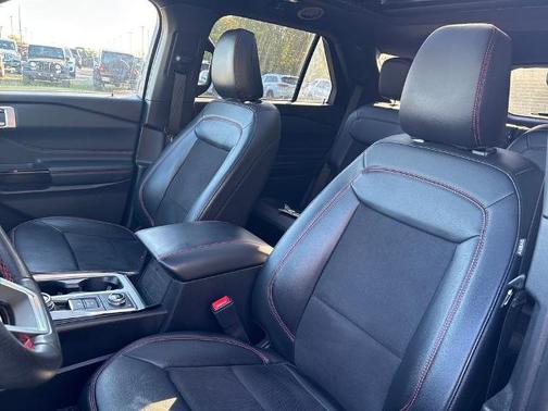 ICONIC SILVER METALLIC 2023 Ford Explorer ST-LINE