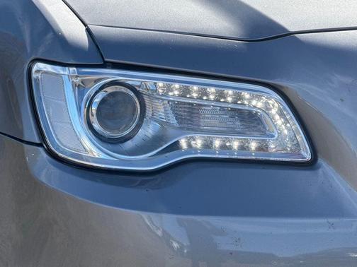 2016 Chrysler 300 Limited