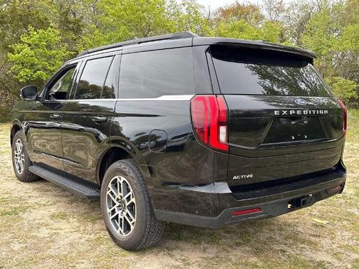 AGATE BLACK METALLIC 2025 Ford Expedition ACTIVE