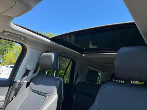 AGATE BLACK METALLIC 2025 Ford Expedition ACTIVE